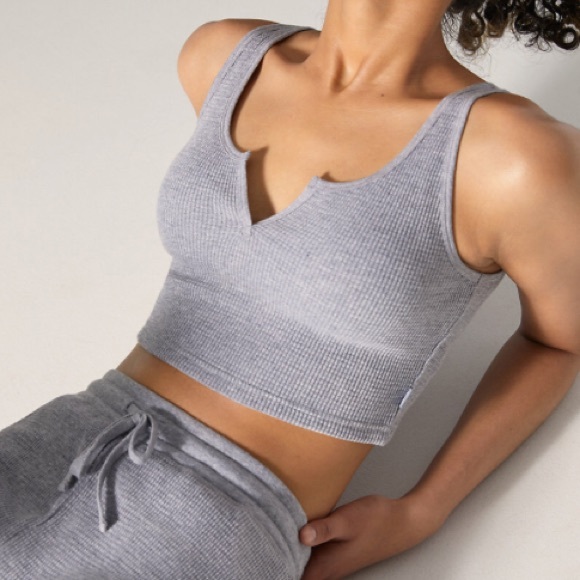 ARITZIA TNA RAYNA CROPPED THERMAL - Picture 1 of 3